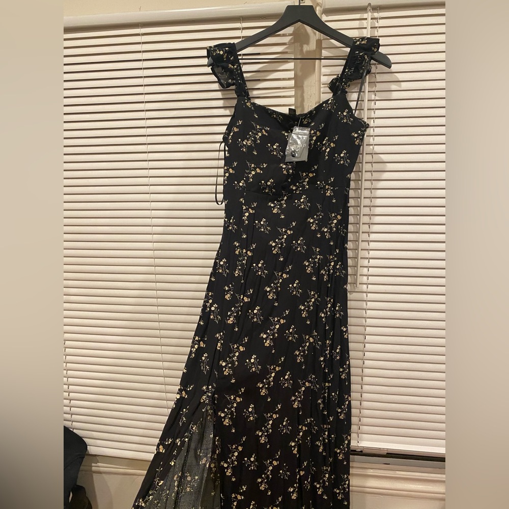 Forever 21 Black Floral Maxi Dress